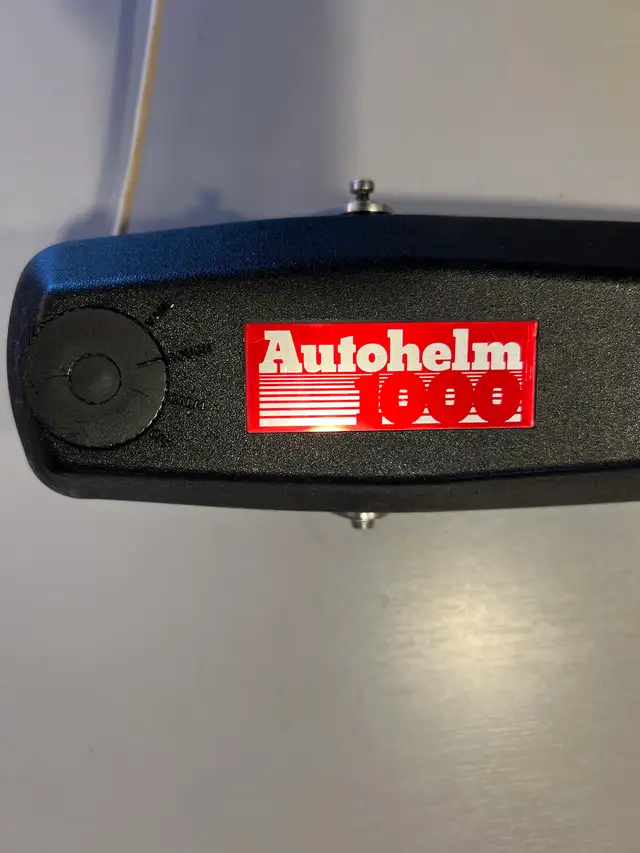 AUTOHELM 1000 Tiller Mount Sailboat Autopilot | Sailboats | City of ...