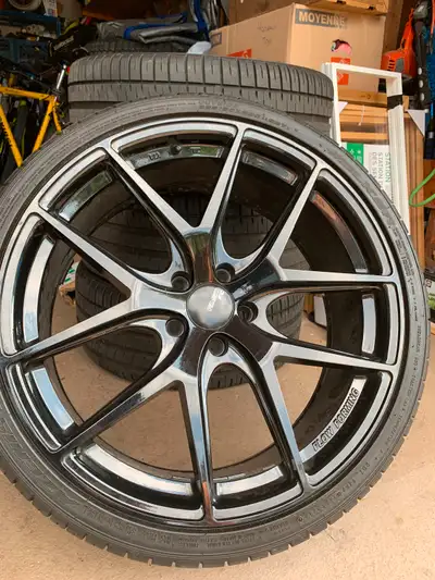 20” Fast Fc rims finish in gloss black with fallen 255/30/ZR20 tires Fit Mercedes super clean no scr...