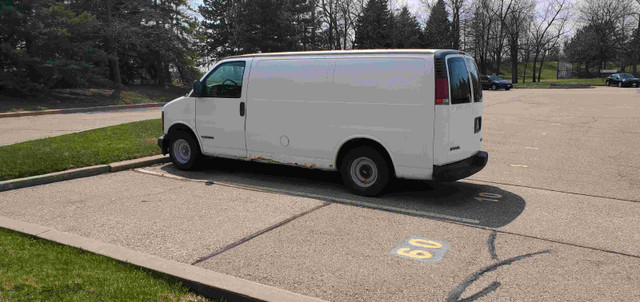 For Sale 2001 GMC Savana 1500 Cargo van $2500. 4162580980 in Cars & Trucks in Mississauga / Peel Region - Image 3