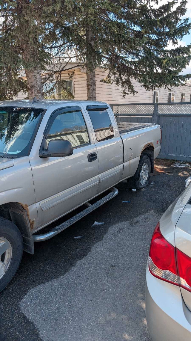 07 Chevy Silverado 1500 for sale in Cars & Trucks in Calgary - Image 2