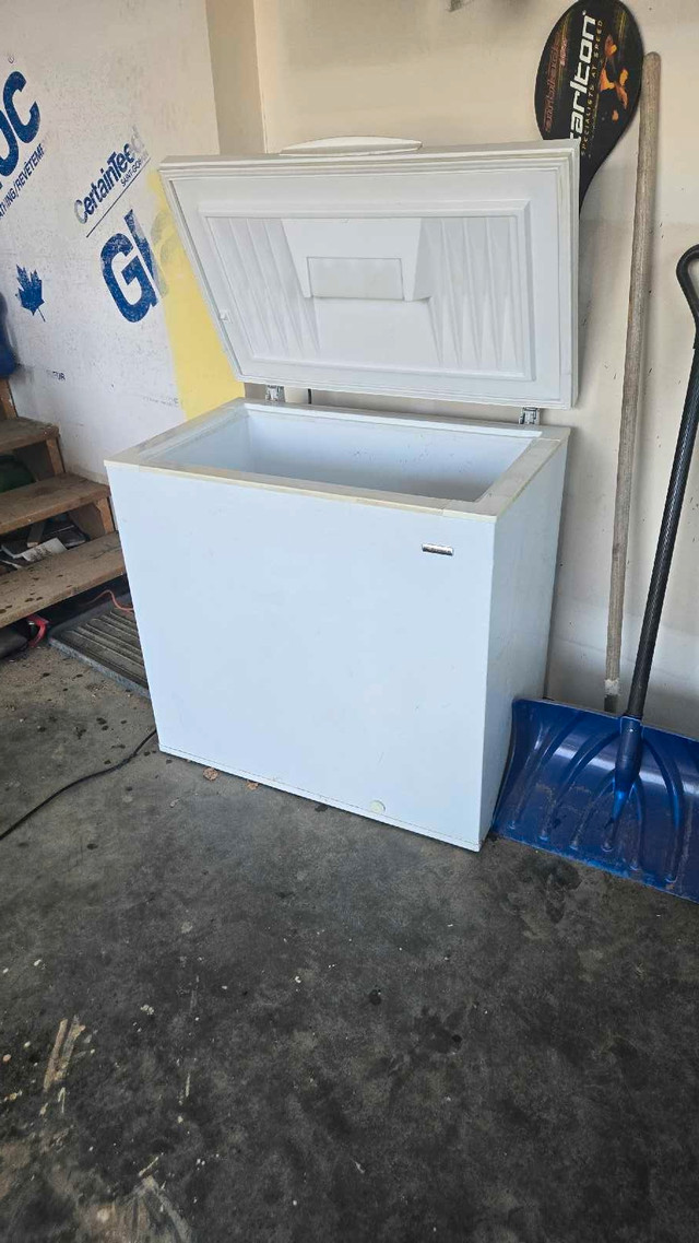 Chest Freezer in Freezers in Strathcona County - Image 4