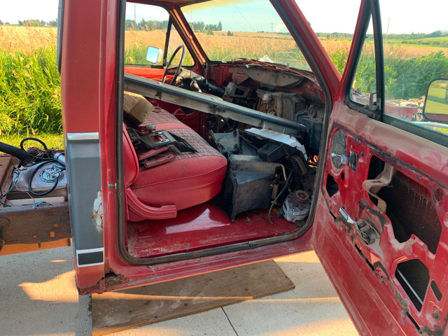 1983 Ford F150 4x4 short box ( project truck ) in Classic Cars in Oakville / Halton Region - Image 3