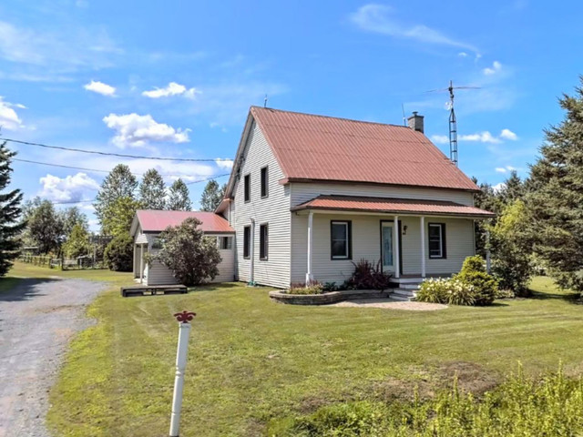 Fermette et maison à étage dans Maisons à vendre  à Drummondville