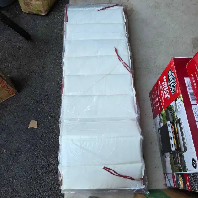 Folding Wooden Outdoor Lounge Chair in Patio & Garden Furniture in Oakville / Halton Region - Image 6