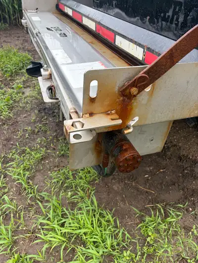 Swenson hydraulic tailgate Salter -New spinner and auger motor -new bearings -works great -ready to...