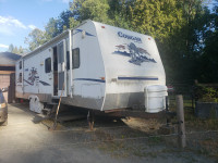 2006 Quad-Bunk Keystone Cougar 301BHS Camper