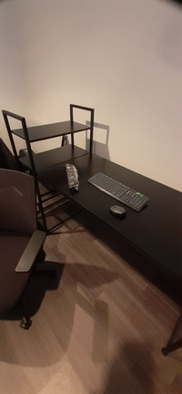 Bureau d'ordinateur - chaise et clavier