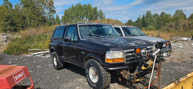 1994 f150 flareside 4x4 5.0L PART OUT OR COMPLET FOR PARTS ONLY! in Cars & Trucks in Sudbury