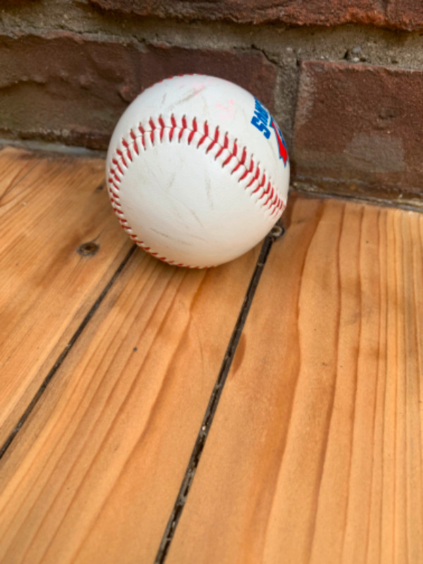 2019 Toronto Blue Jays game used baseball ! in Baseball & Softball in City of Toronto - Image 4