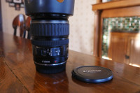 Canon 28-135mm full frame travel lens in mint condition 