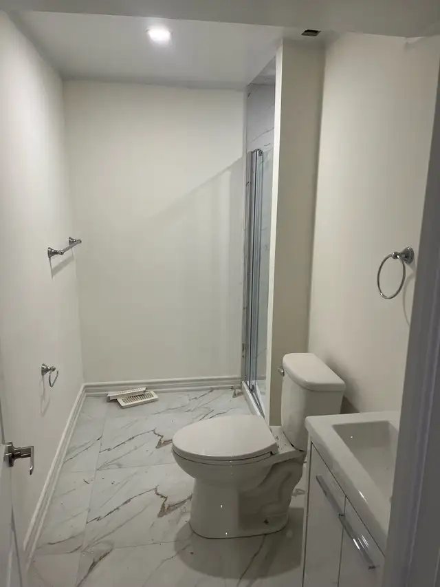 private Room and bathroom  for rent March 2026 in Long Term Rentals in Peterborough - Image 3