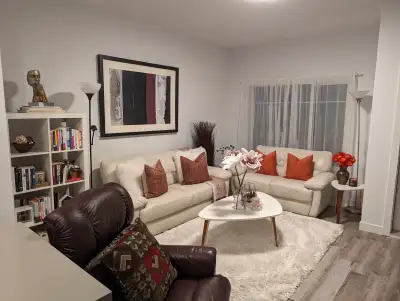 Roommate to share beautiful home - $700