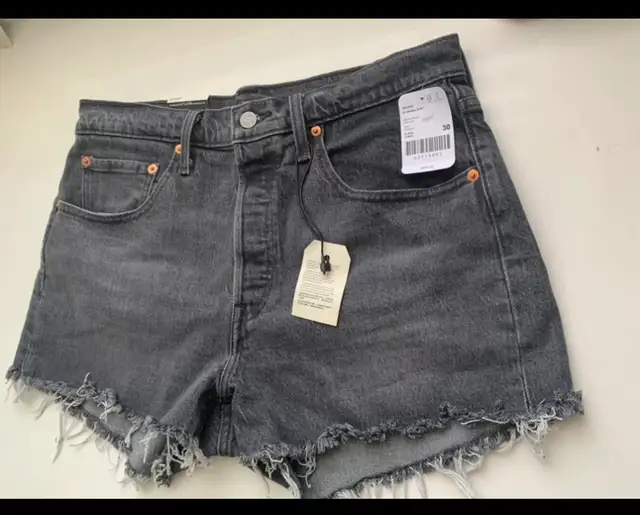 Levi’s Womens jean shorts NEW in Women's - Bottoms in Mississauga / Peel Region - Image 2