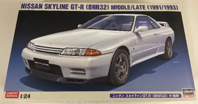 a limited edition Hasegawa 1/24 Nissan Skyline GT-R (BNR32) middle / late version sports car model....
