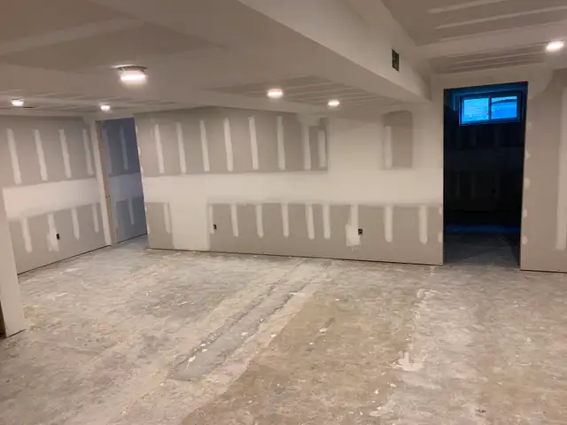 Drywall Taper - Taping and Mudding (Free Estimates / London) in Renovations, General Contracting & Handyman in London - Image 4