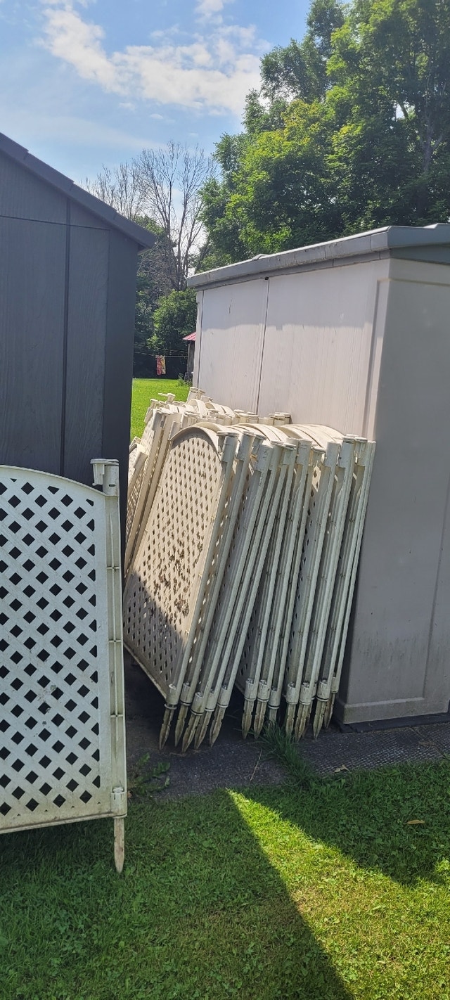 Picket fencing Decks & Fences Ottawa Kijiji