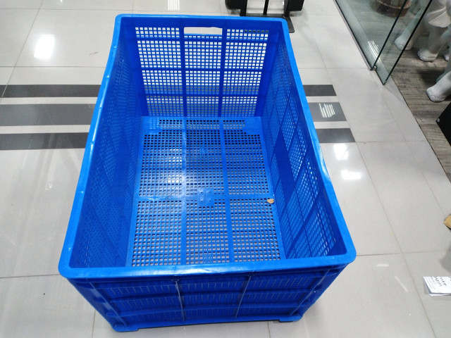 Moving Plastic boxes Crate basket stackable in Storage & Organization in City of Toronto