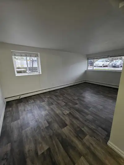 Beautifully Renovated Ground Floor Unit in Central Nanaimo! Unit: 106 - 1097 Bowen Rd, Nanaimo, BC M...