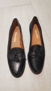 Leather Italian loafers, never worn
