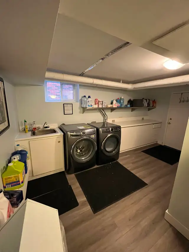 Spacious 2 Bedroom Basement Apartment - Toronto Beaches Area in Long Term Rentals in City of Toronto - Image 11