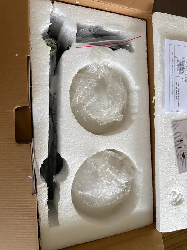 Modern LED Ceiling Light Fixture - Brand New in Indoor Lighting & Fans in Mississauga / Peel Region - Image 4