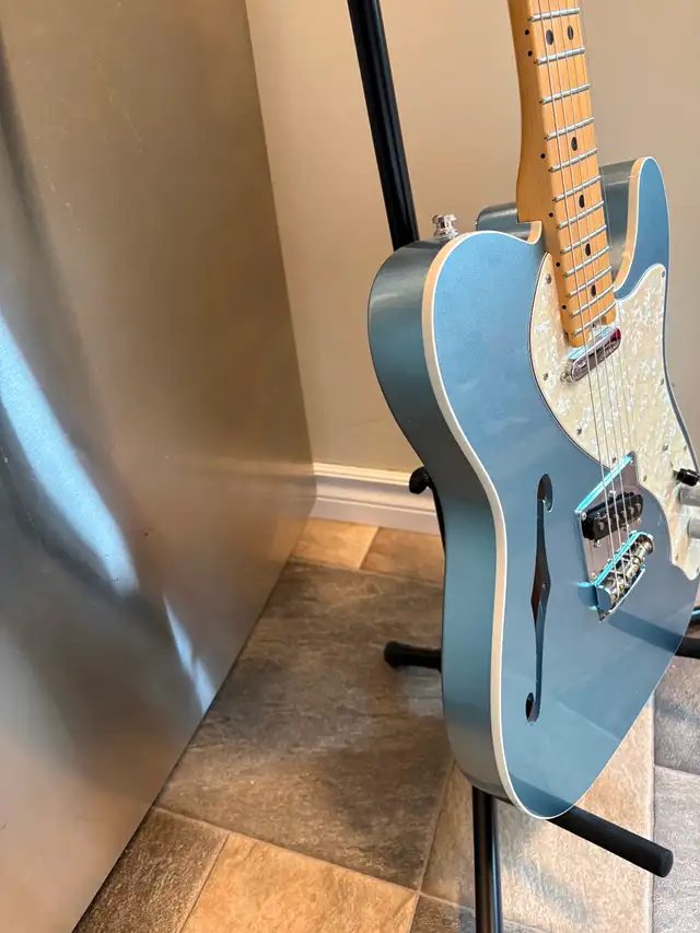 Fender American Elite Telecaster  Thin-line in Mystic Ice Blue in Guitars in Markham / York Region - Image 5