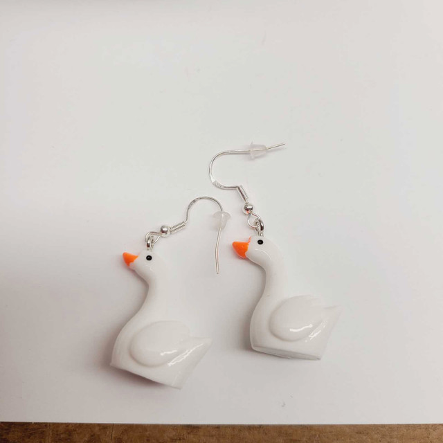 Swan Earrings  in Jewellery & Watches in Belleville - Image 3