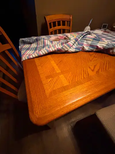36x55 inch bar height kitchen table that expands. 8 chairs included. $300 OBO