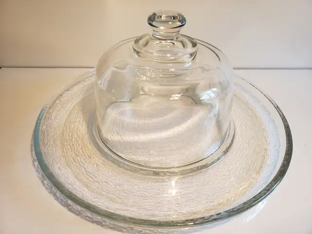 Glass Serving Tray and Cloche in Kitchen & Dining Wares in Moncton - Image 3
