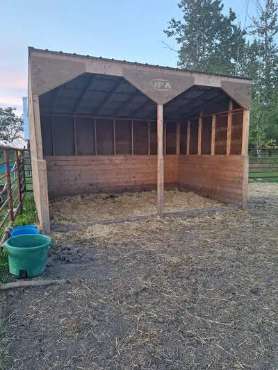 Horse/Livestock Shelter EUC *need gone asap*, View more