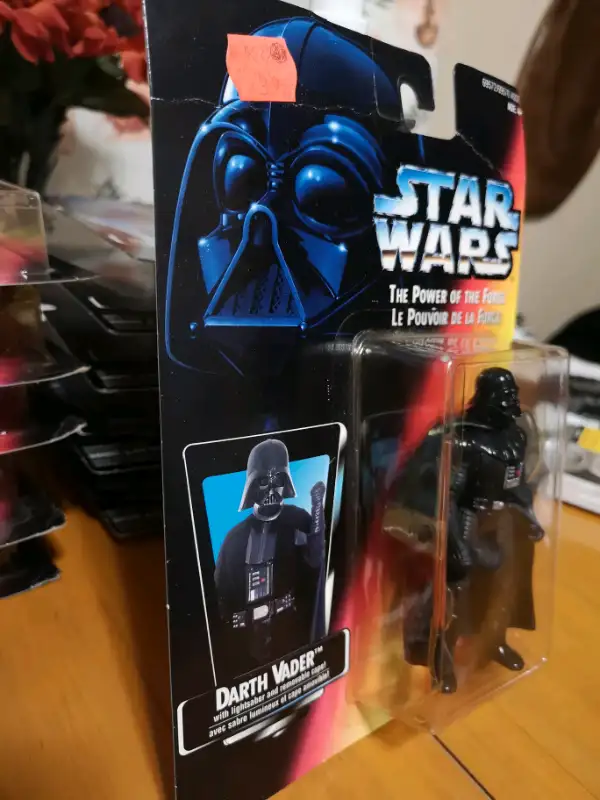Star Wars - TPOTF - 1995 Red Card - Darth Vader in Arts & Collectibles in Grand Bend - Image 3