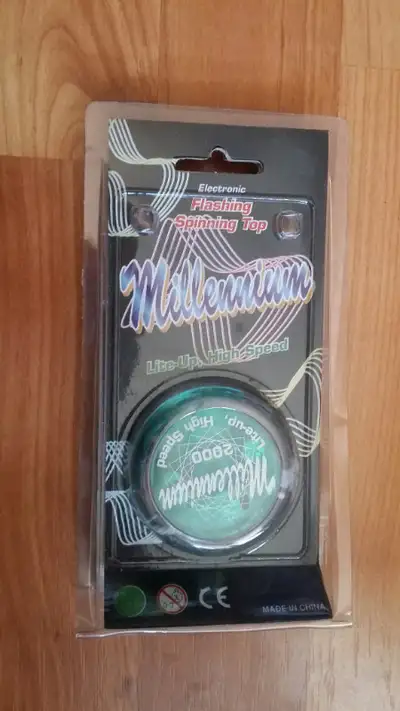 New Carded Vintage Millennium 2000 Flashing Spinning Top Yo-Yo, View more