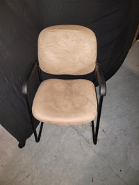 4 Waiting Room Chairs - Office Clearout