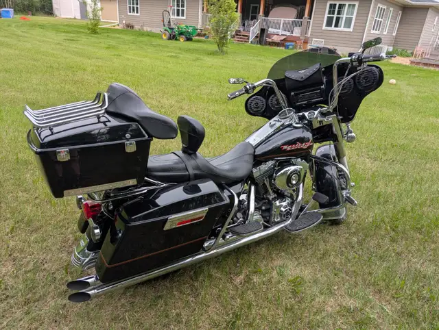 Harley Davidson Road King - FLHR in Touring in Edmonton - Image 5