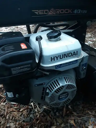 Red Rocket 40 ton wood splitter. Brand new Hyundai engine. Works fantastic.