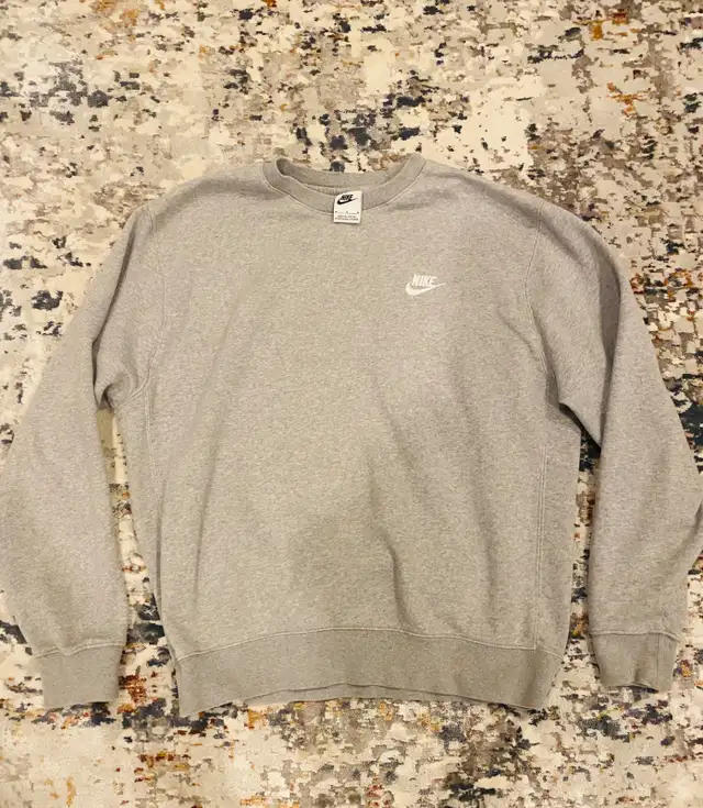 Men Nike Sweater-Medium-Perfect condition in Men's in Calgary - Image 2
