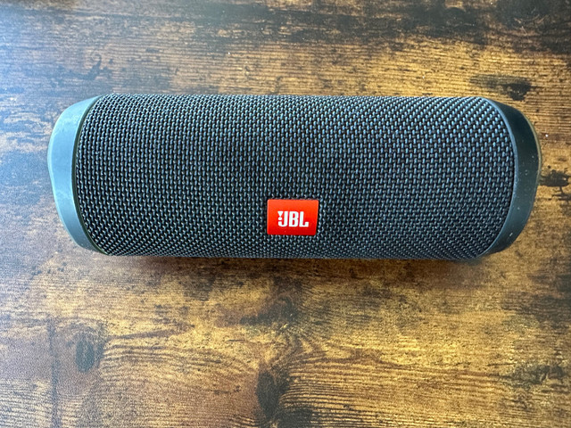 JBL Flip 4 in Speakers in Ottawa