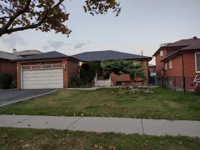 Nice quiet place, convenience to stores, shopping, buses schools and private. Come to see it!