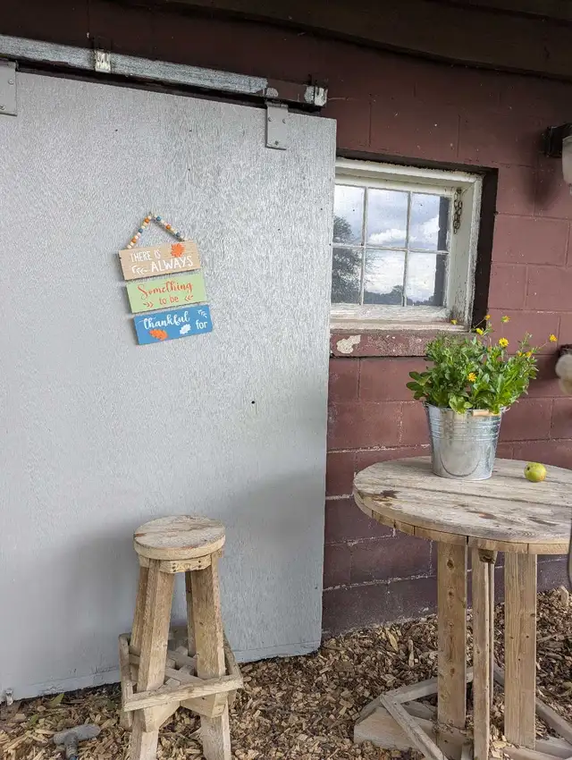 Peaceful Outdoor Board in Equestrian & Livestock Accessories in Kitchener / Waterloo - Image 3