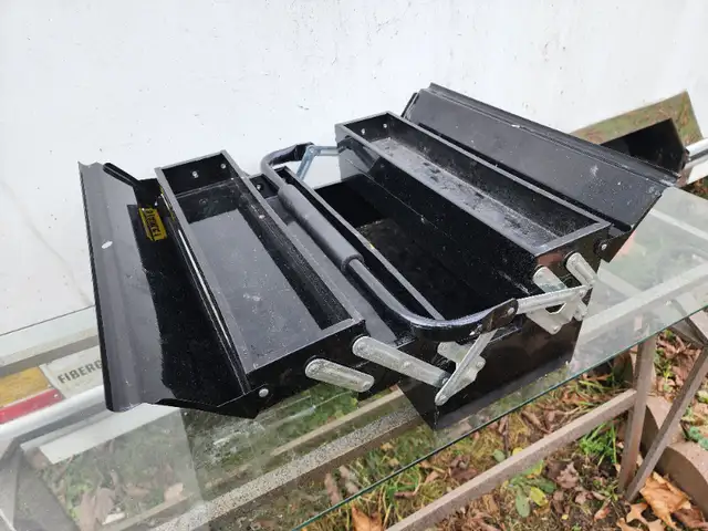 Stanley Portable Steel Tool Box W/ 5 Cantilever Trays, Black 18" in Tool Storage & Benches in Windsor Region - Image 8