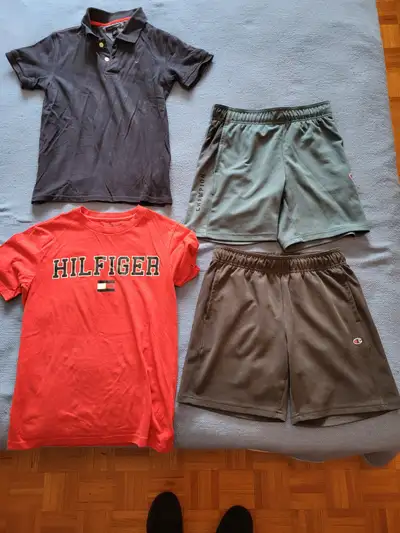 Vêtements pour enfants (plusieurs grandeurs) à vendre, View more