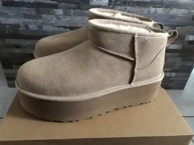 UGGS Ultra Mini Platform (Size 10 or 11), View more