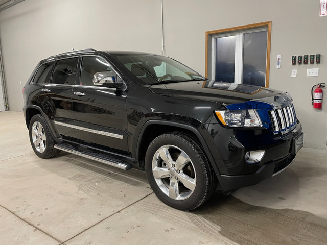 2013 Jeep Grand Cherokee Overland Edition in Cars & Trucks in Leamington