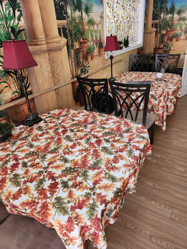 Glass and metal tables with chairs in Dining Tables & Sets in Markham / York Region - Image 6