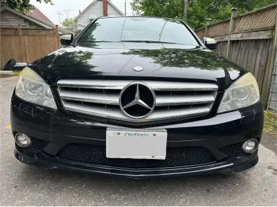 73,924 km | One Owner | Excellent Condition Rare opportunity to own a very low-kilometre 2009 Merced...
