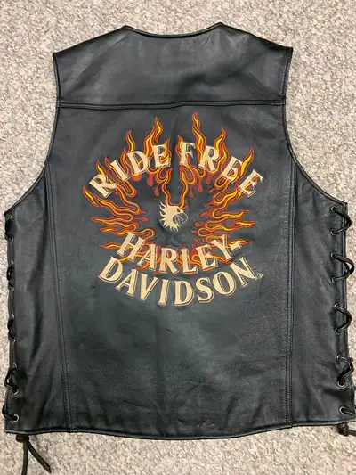 New Men’s Medium Harley-Davidson Leather Vest, View more