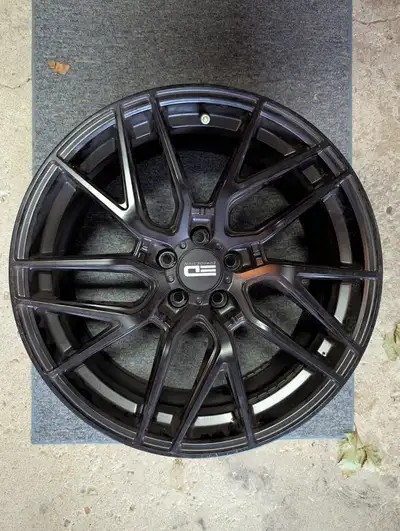 Excellent condition Alloy Rims. No damage or curb rash. Comes with the TPMS sensors seen in pictures...