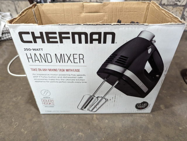 Like New Chefman 250-Watt Black Hand Mixer in Other in Mississauga / Peel Region