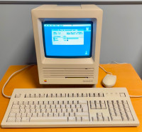 Vintage Apple Macintosh SE Computer