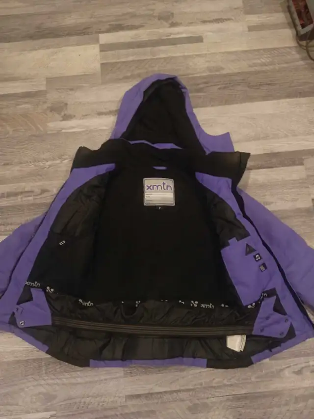 Xmtn winter jacket, size 7 youth in Kids & Youth in Ottawa - Image 3